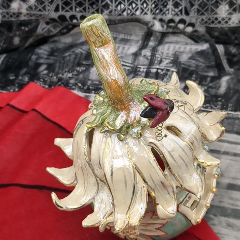 Heather gold mink Blue sky T light holder